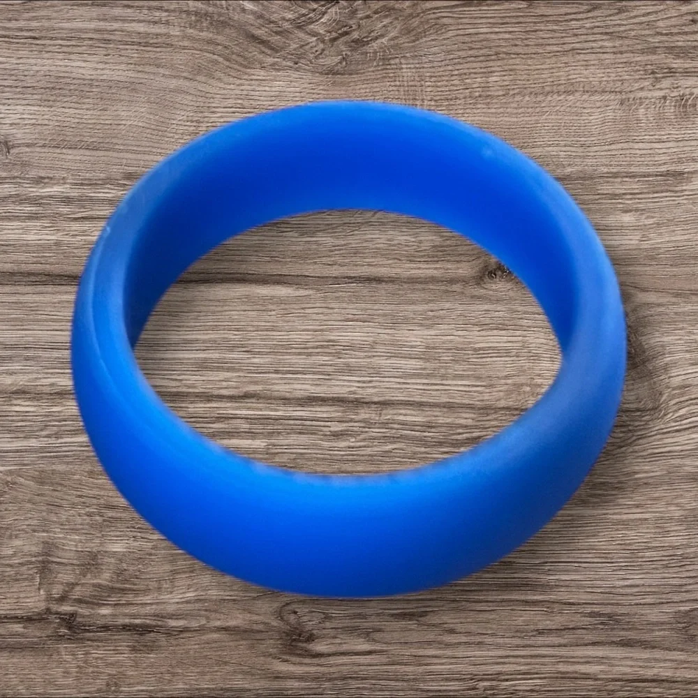 NEW 7-Count Assorted Lightweight Silicone Everyday Rings (Multiple Sizes)